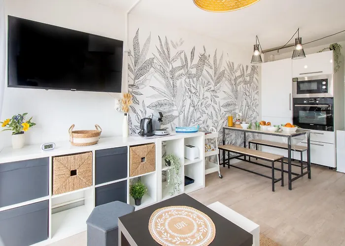 Cosy Lagon Bleu Piscine, Clim, Parking, Wifi Inclus * Le Grau-du-Roi